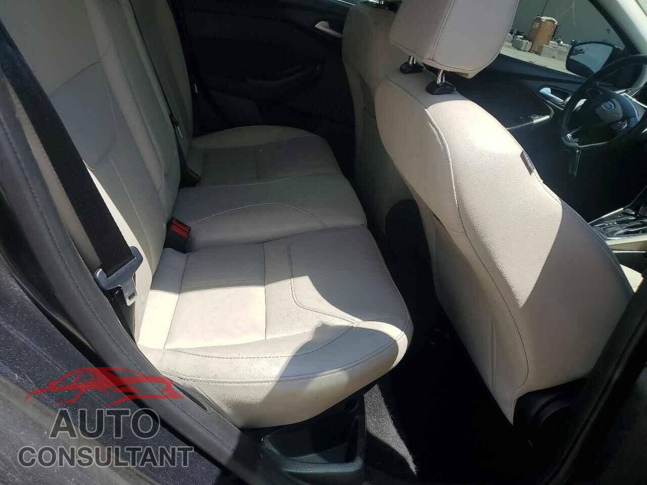 FORD FOCUS 2017 - 1FADP3J2XHL268357