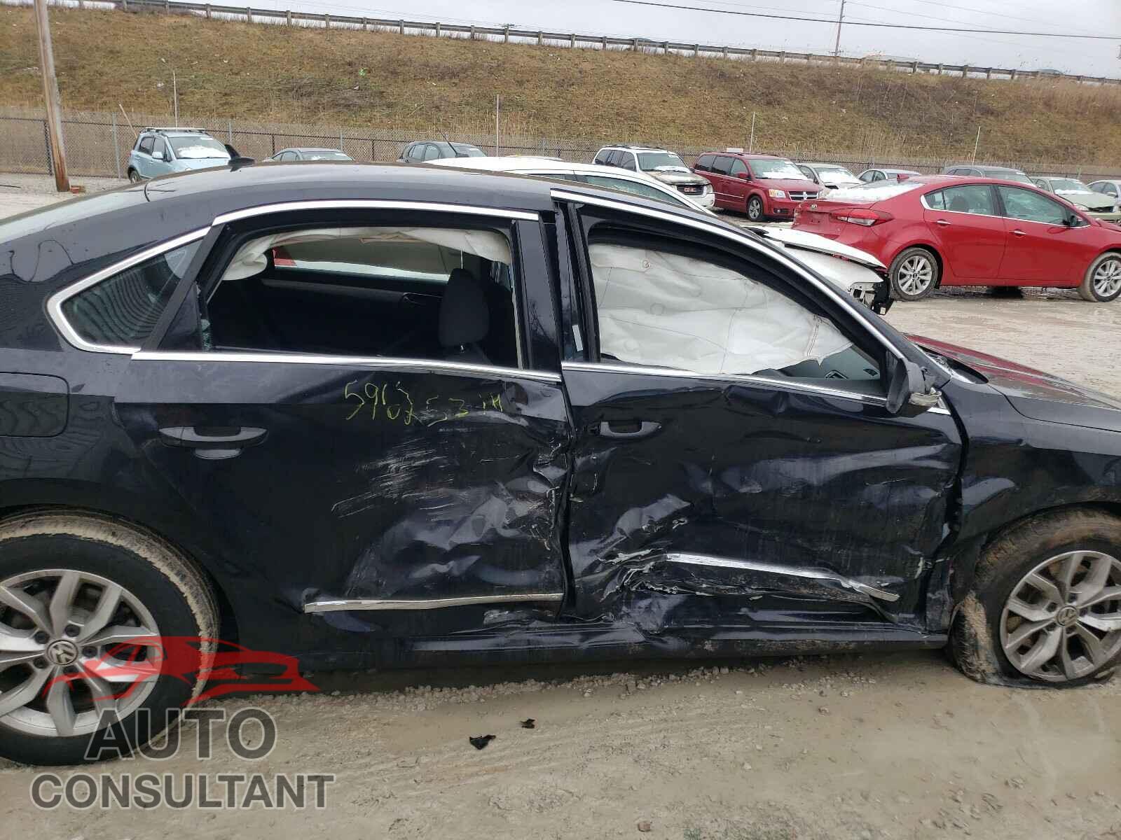 VOLKSWAGEN PASSAT 2017 - 1VWAT7A30HC019846