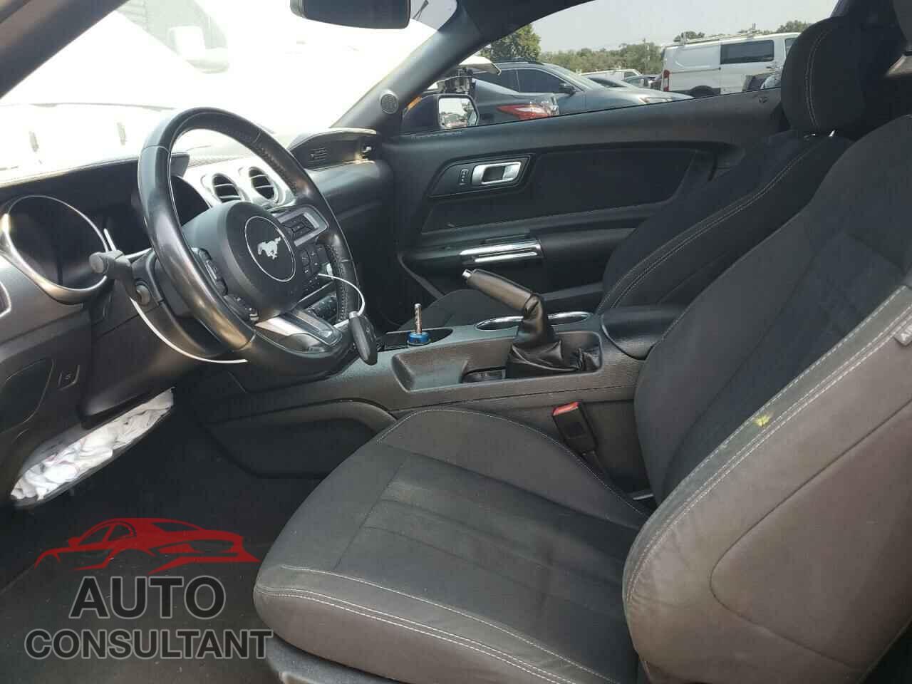 FORD MUSTANG 2020 - 1FA6P8CF2L5178400