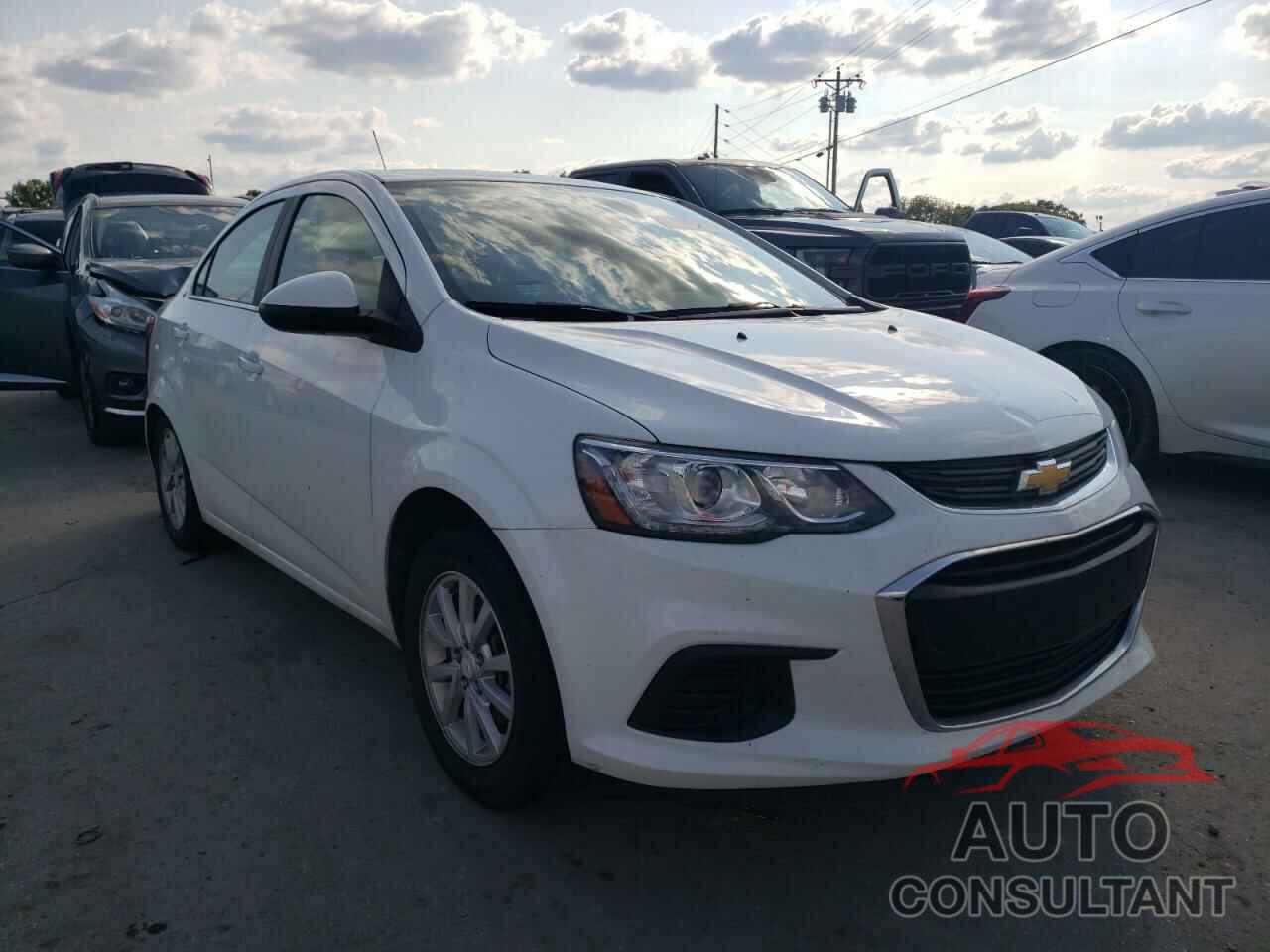 CHEVROLET SONIC 2018 - 1G1JD5SH9J4114350