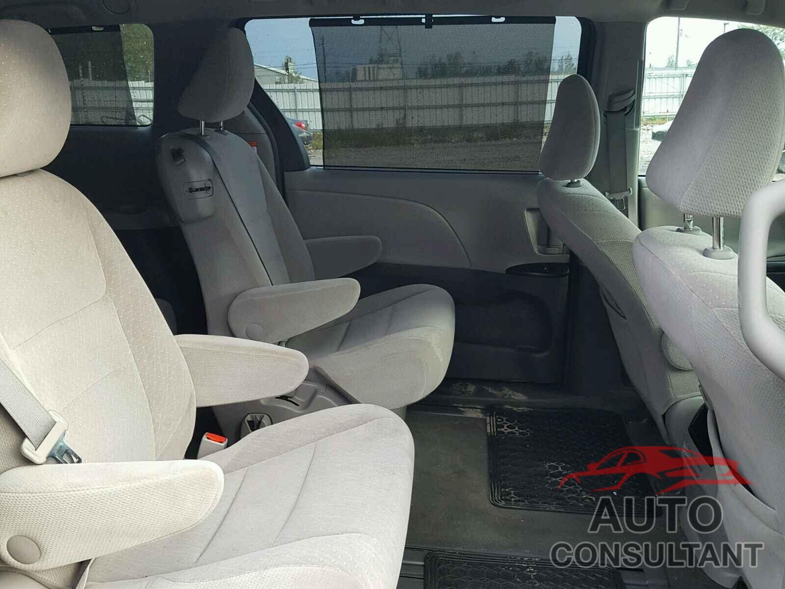 TOYOTA SIENNA LE 2017 - 5TDKZ3DC0HS870974