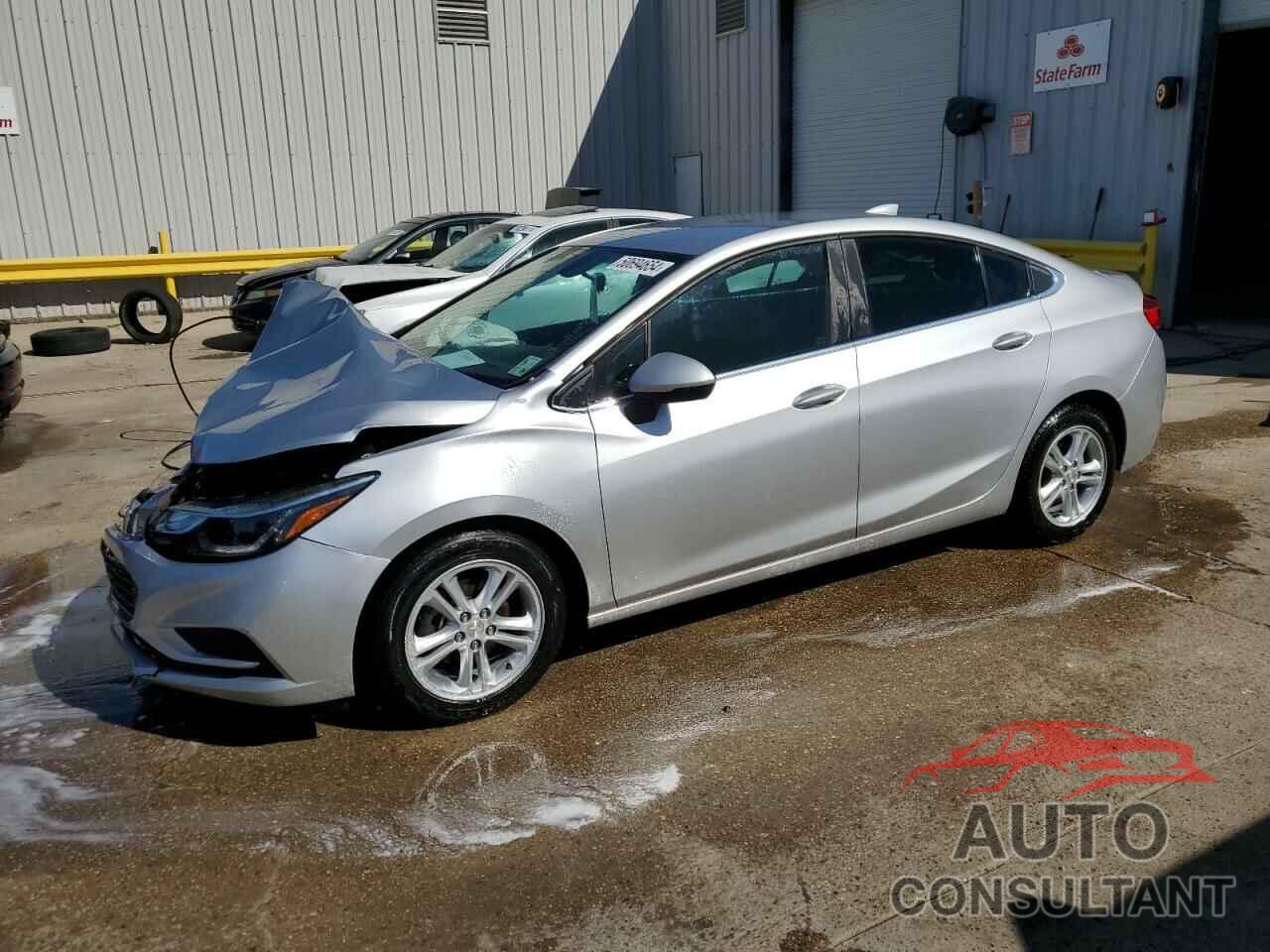 CHEVROLET CRUZE 2018 - 1G1BE5SM0J7160436