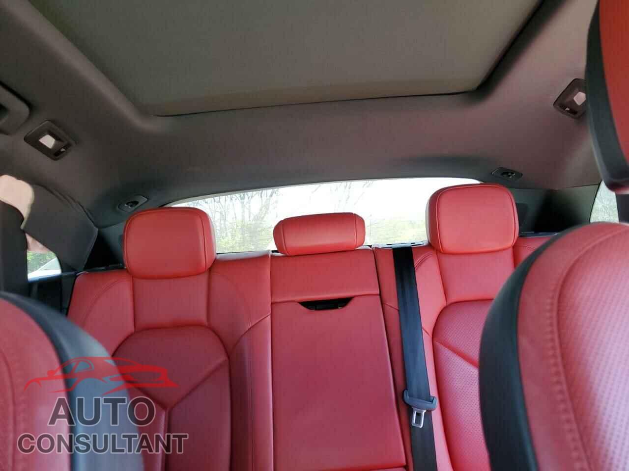 PORSCHE MACAN 2018 - WP1AA2A53JLB15097