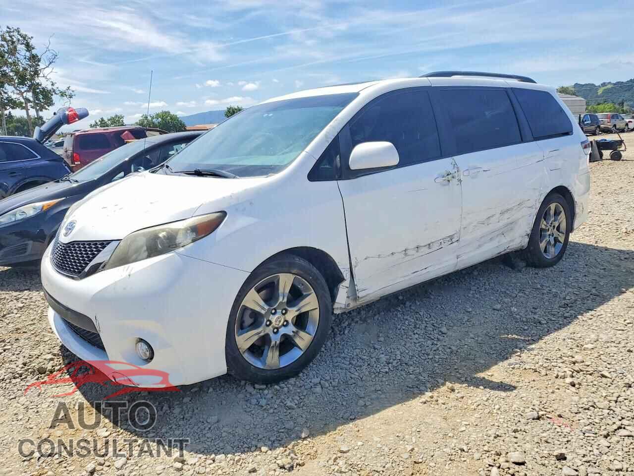 TOYOTA SIENNA 2011 - 5TDXK3DC7BS174047