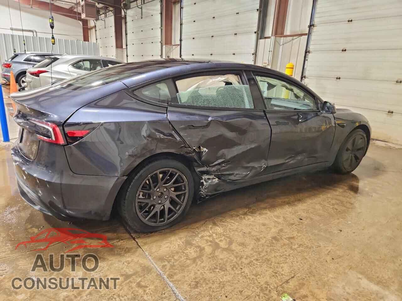 TESLA MODEL 3 2025 - 5YJ3E1EA5SF952373