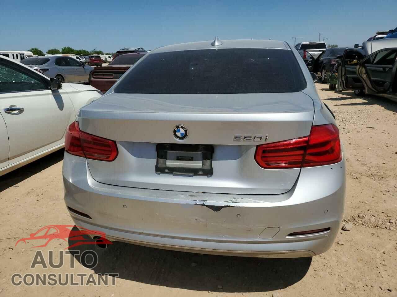 BMW 3 SERIES 2017 - WBA8A9C57HK620269