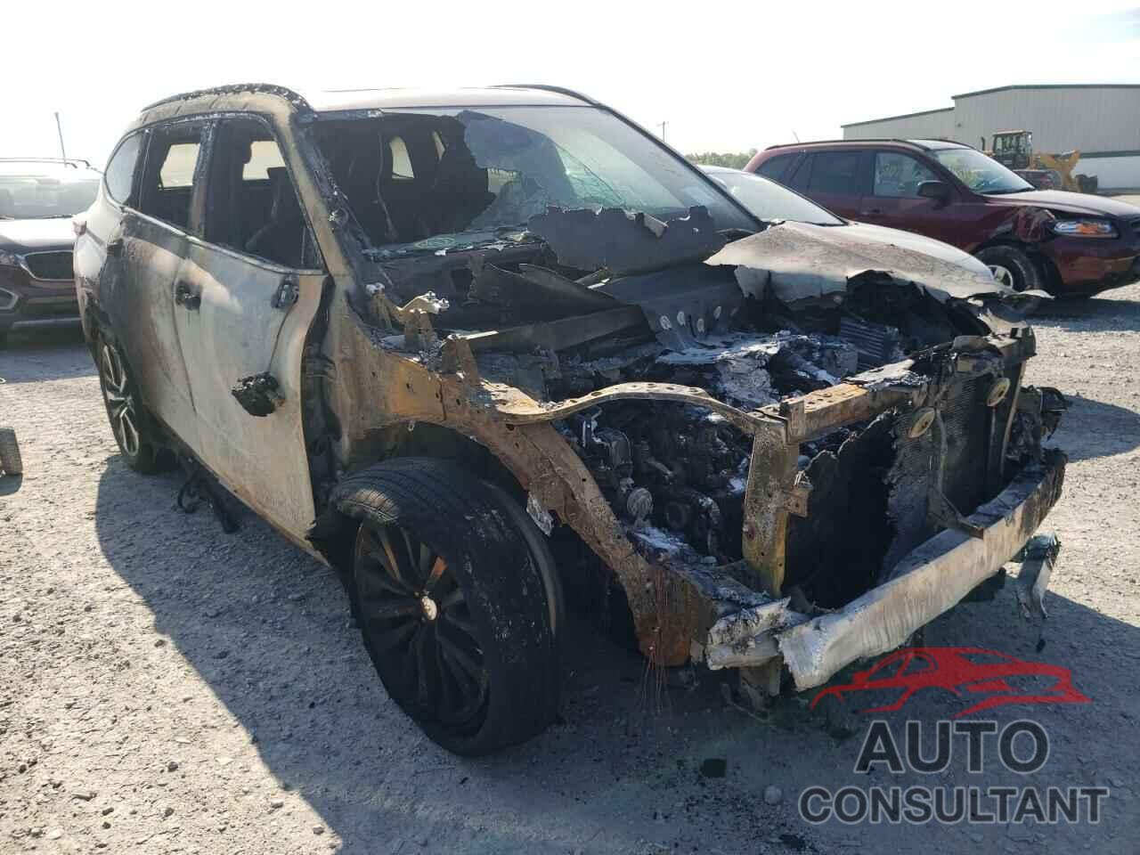 TOYOTA HIGHLANDER 2022 - 5TDJZRBH4NS211840