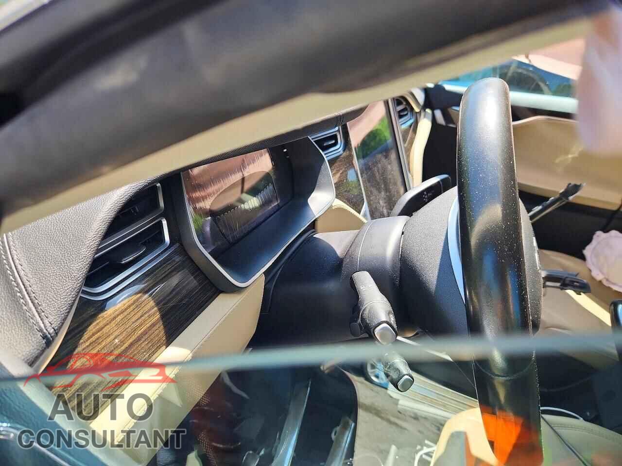 TESLA MODEL S 2015 - 5YJSA1S24FF094873