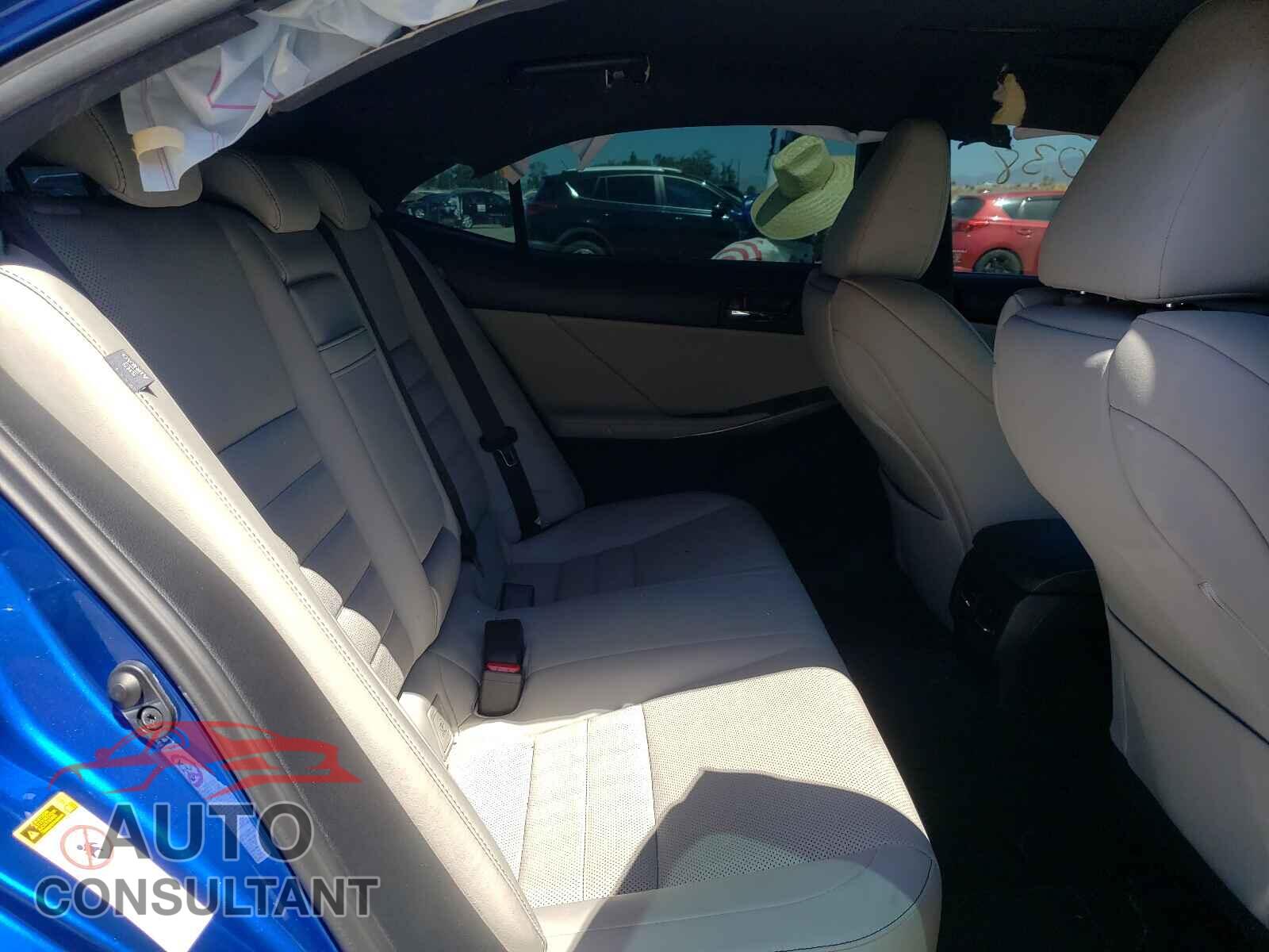 LEXUS IS 2016 - JTHBA1D24G5017886
