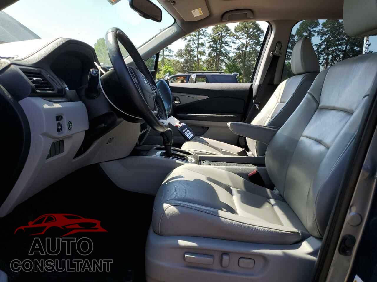 HONDA PILOT 2018 - 5FNYF5H50JB018693