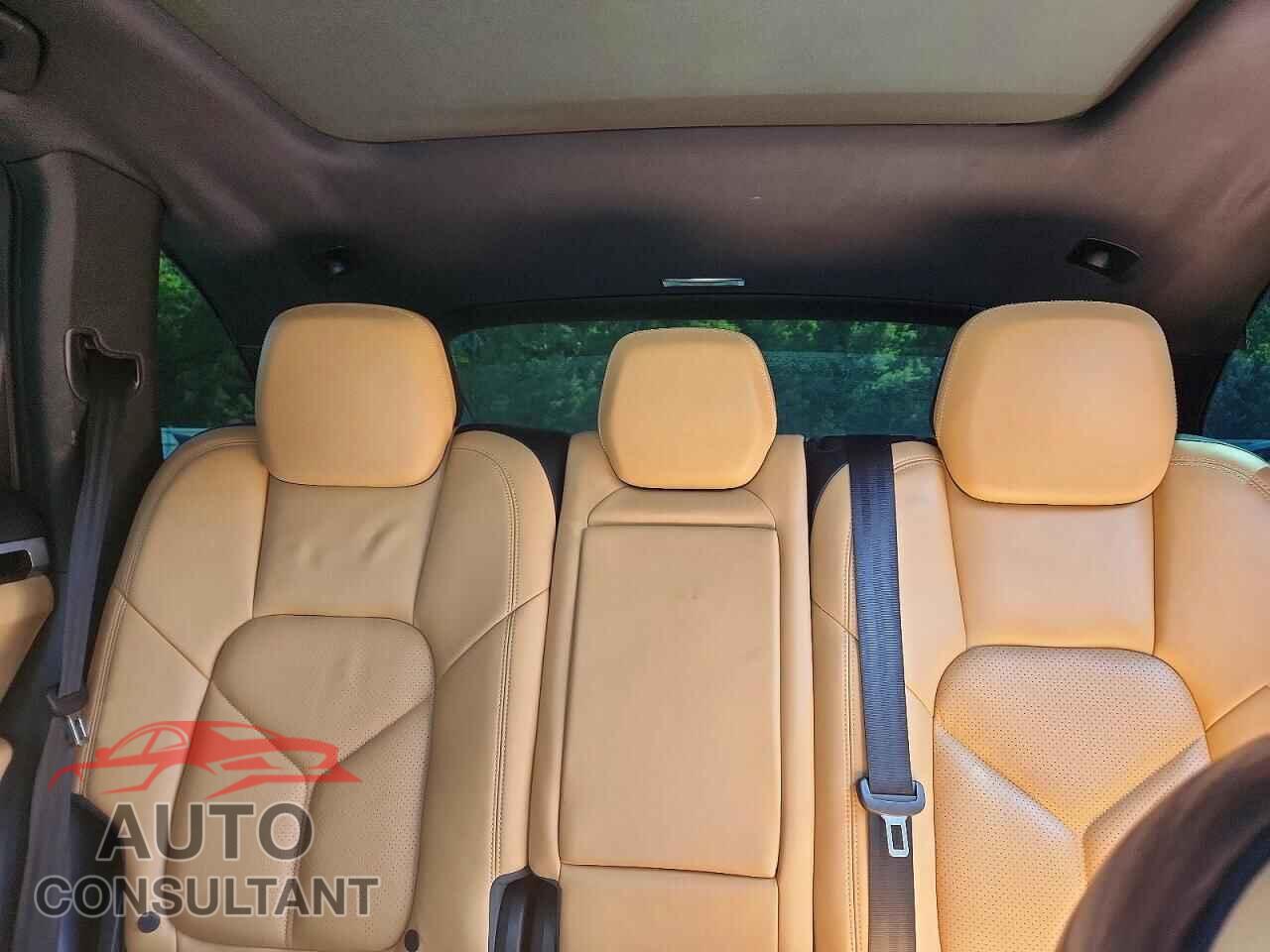 PORSCHE CAYENNE 2016 - WP1AA2A21GLA03039