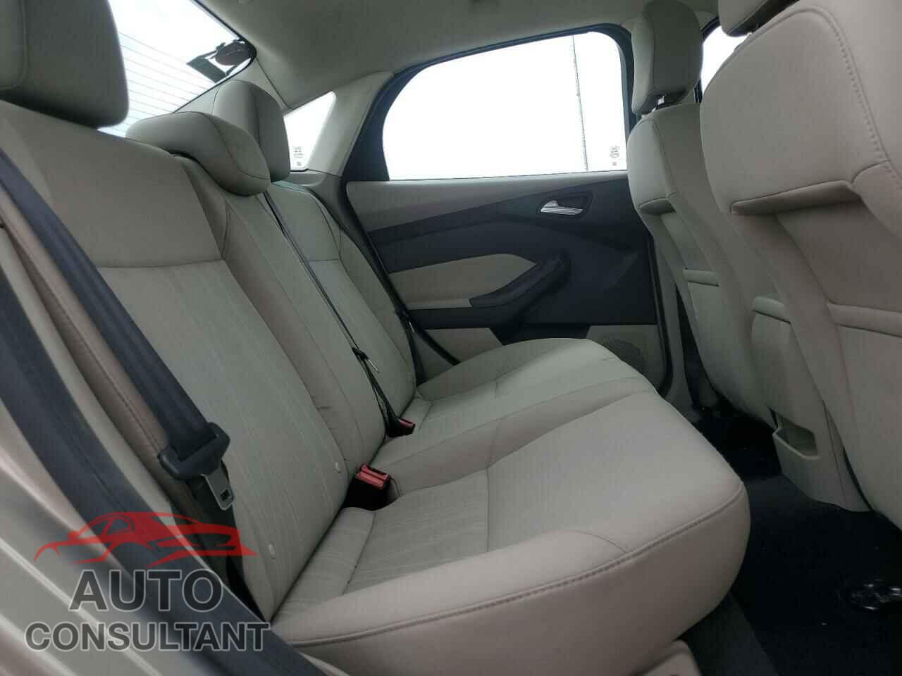 FORD FOCUS 2016 - 1FADP3F20GL267077