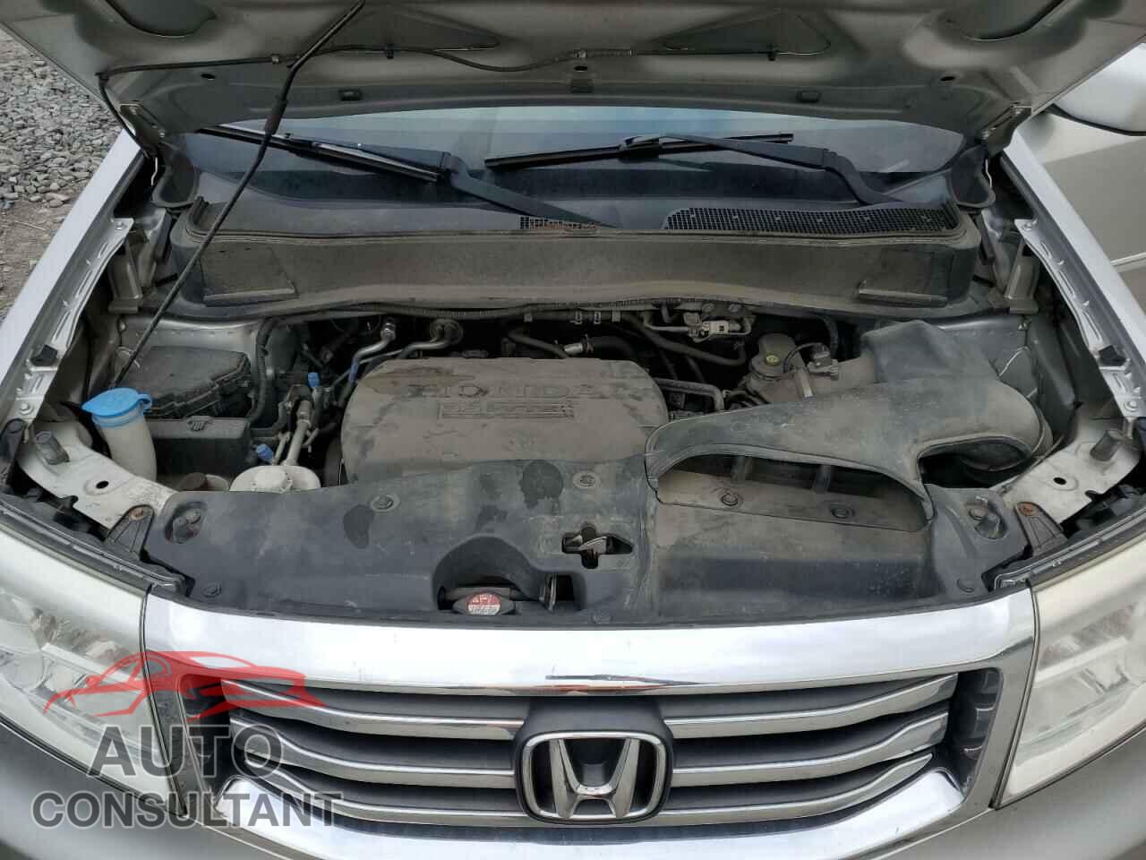 HONDA PILOT 2013 - 5FNYF4H52DB008035
