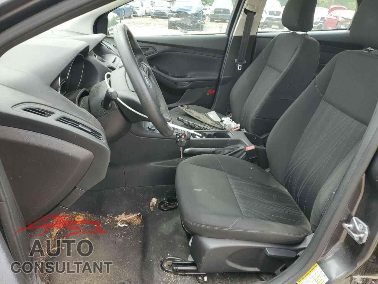 FORD FOCUS 2017 - 1FADP3E23HL312127