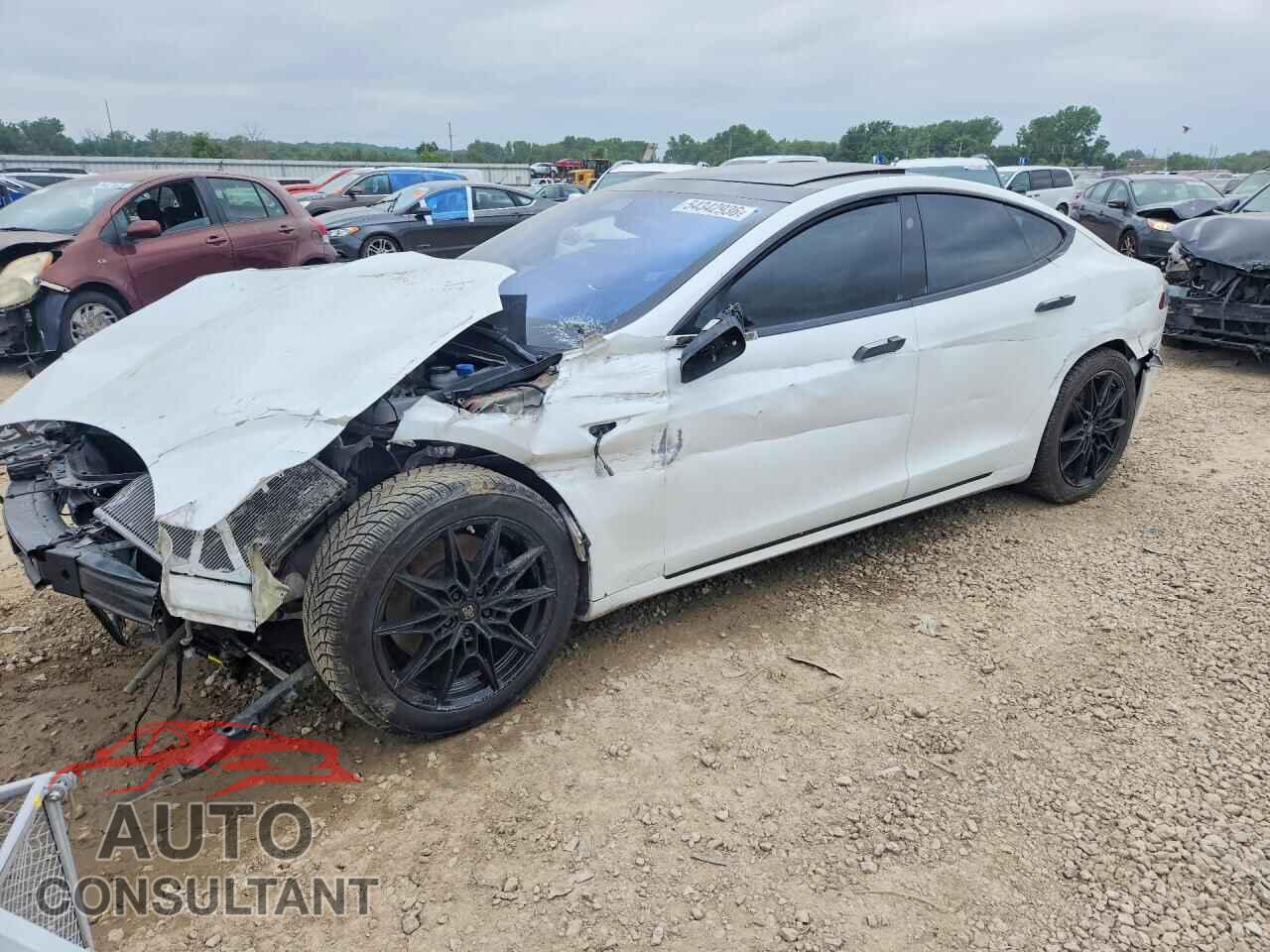 TESLA MODEL S 2017 - 5YJSA1E25HF181311