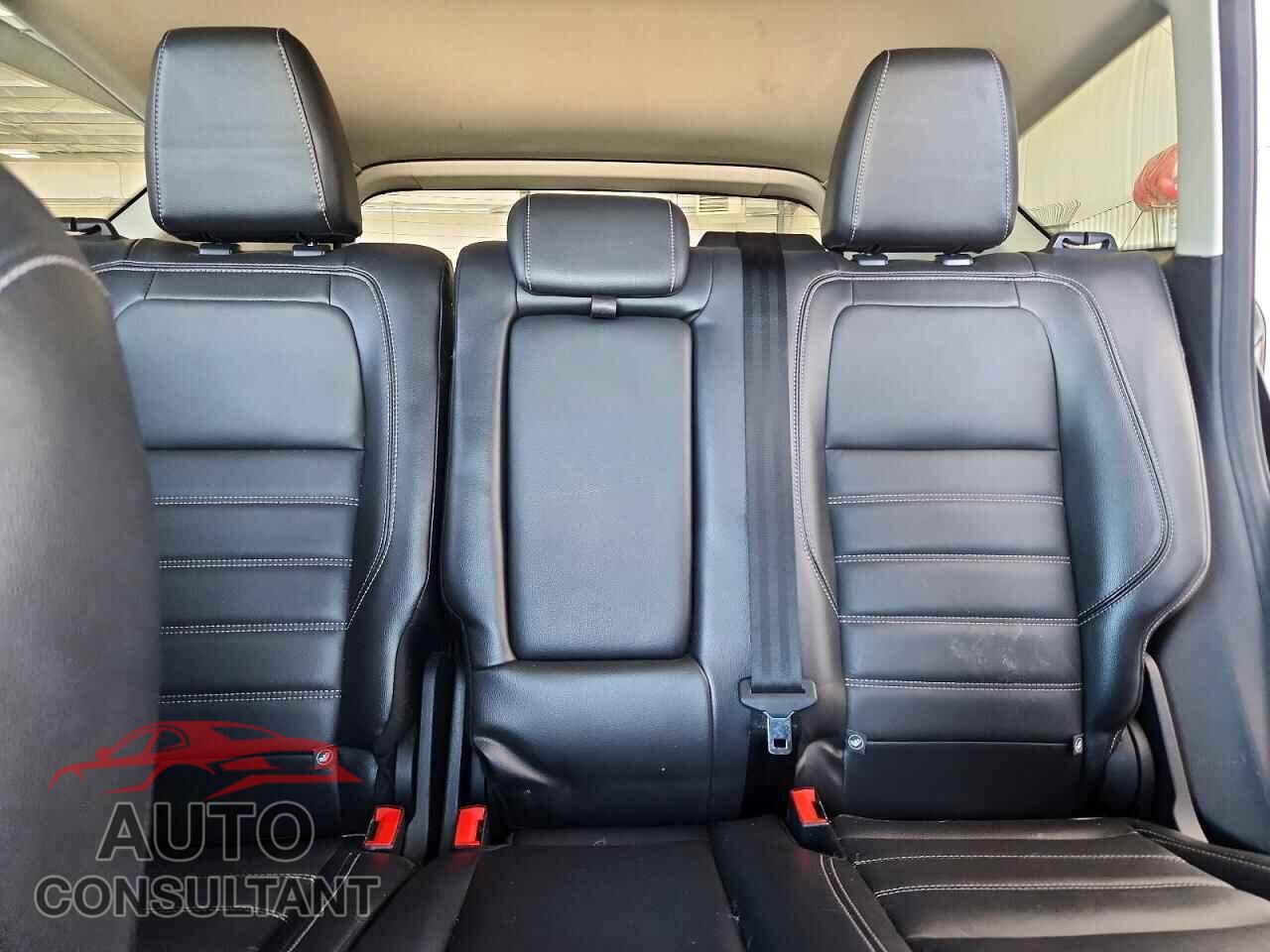 FORD ESCAPE 2017 - 1FMCU9JD4HUD02401