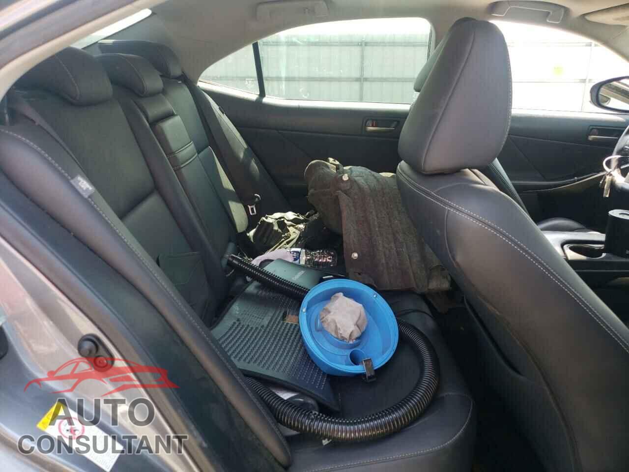 LEXUS IS 2018 - JTHBA1D23J5073793