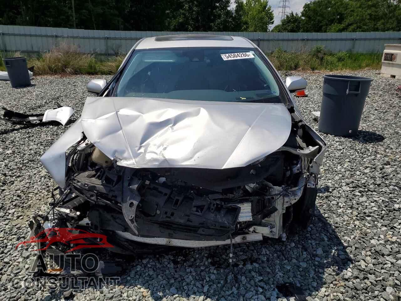TOYOTA PRIUS 2018 - JTDKARFU6J3551652