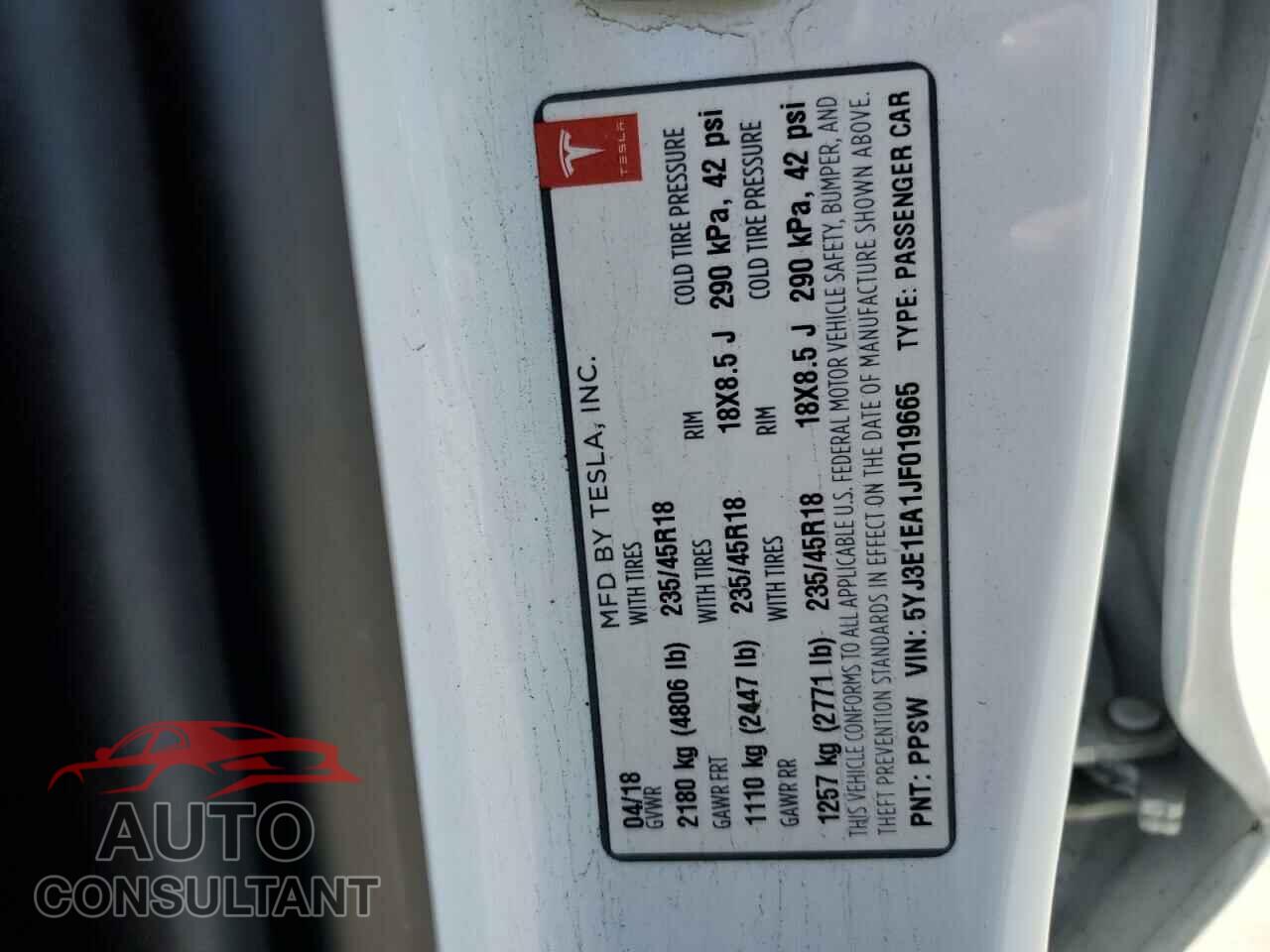 TESLA MODEL 3 2018 - 5YJ3E1EA1JF019665