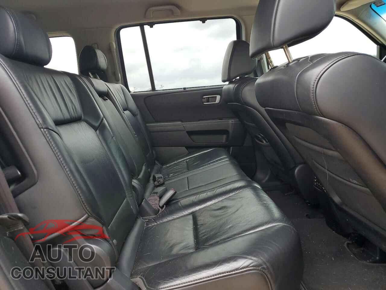 HONDA PILOT 2011 - 5FNYF3H92BB035780