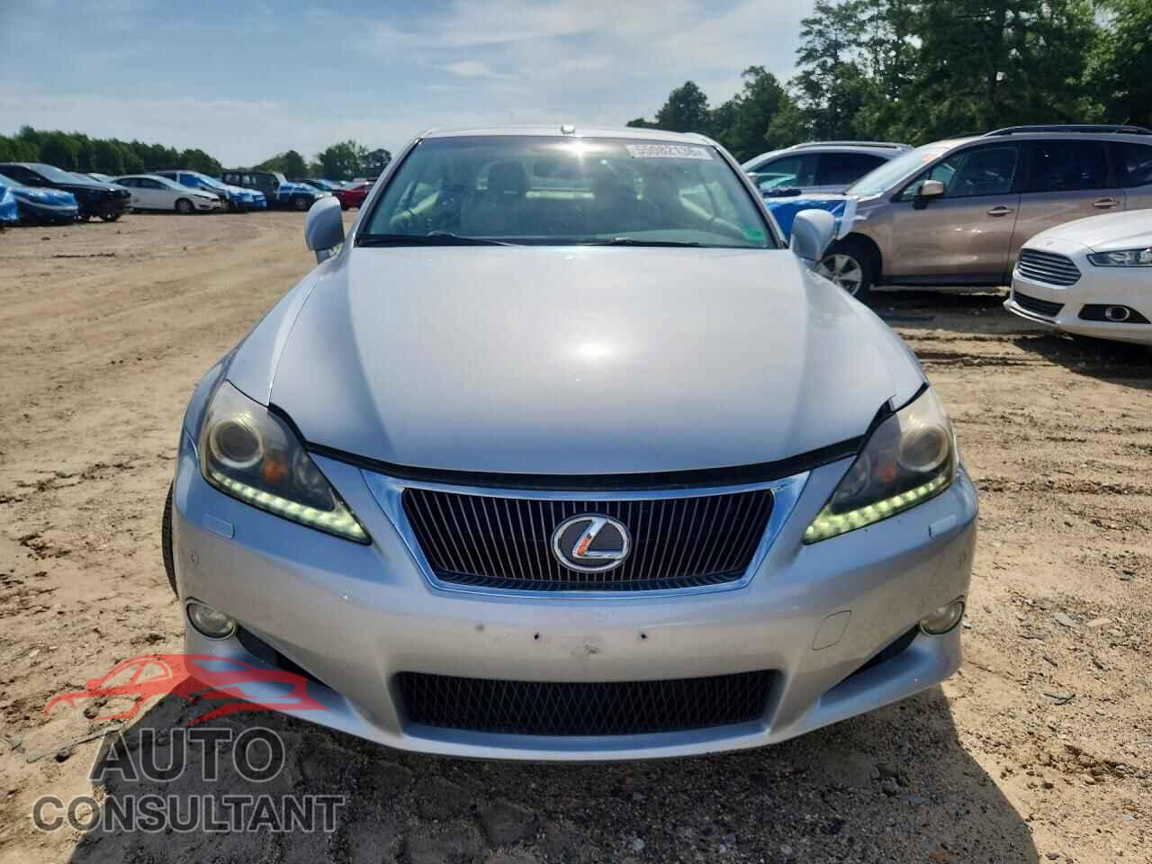 LEXUS IS 2012 - JTHFF2C2XC2524328