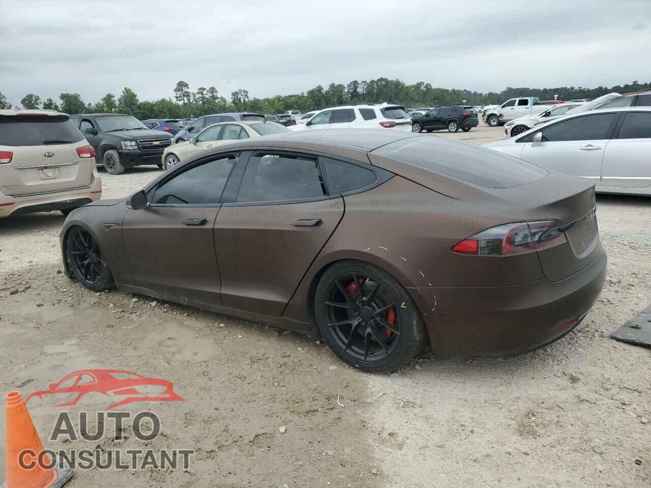 TESLA MODEL S 2016 - 5YJSA1E1XGF151033