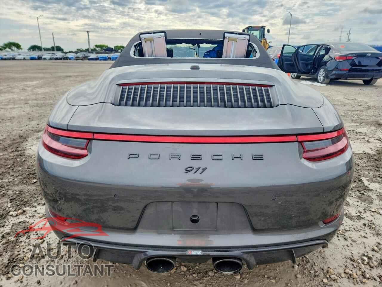 PORSCHE 911 2019 - WP0CB2A99KS136294
