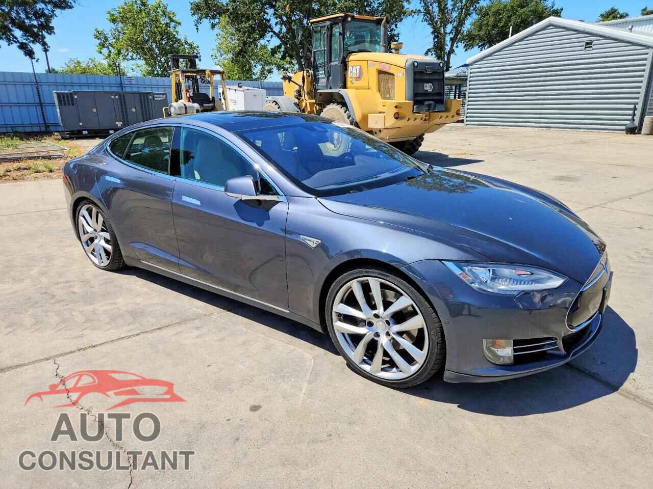 TESLA MODEL S 2015 - 5YJSA1E29FF119696