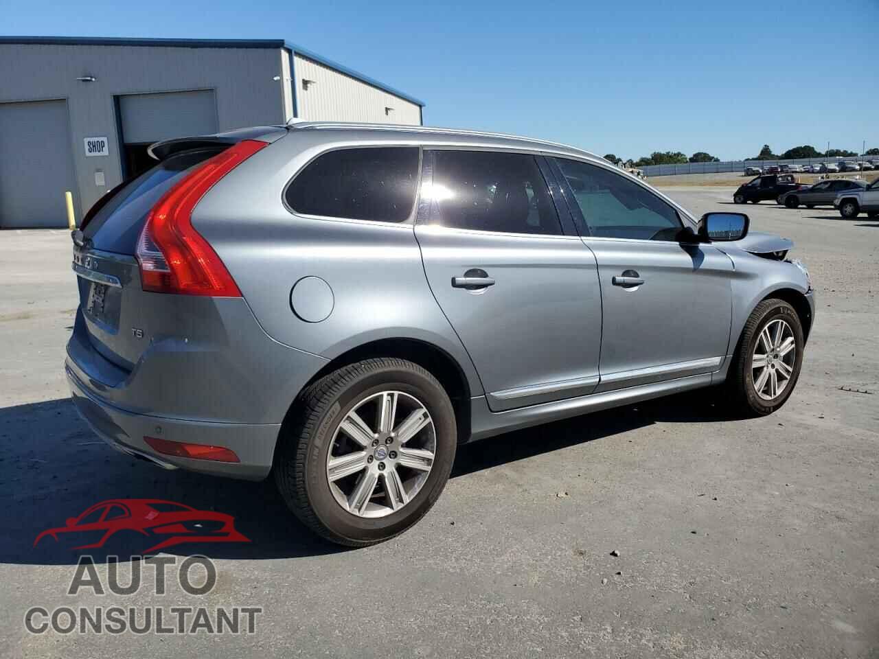 VOLVO XC60 2017 - YV440MDU7H2000421