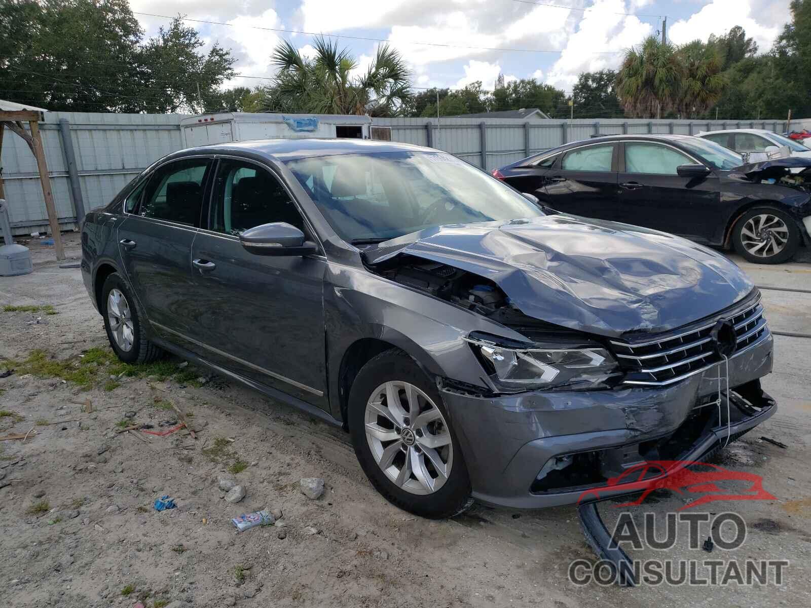 VOLKSWAGEN PASSAT 2017 - 1VWAT7A35HC024184