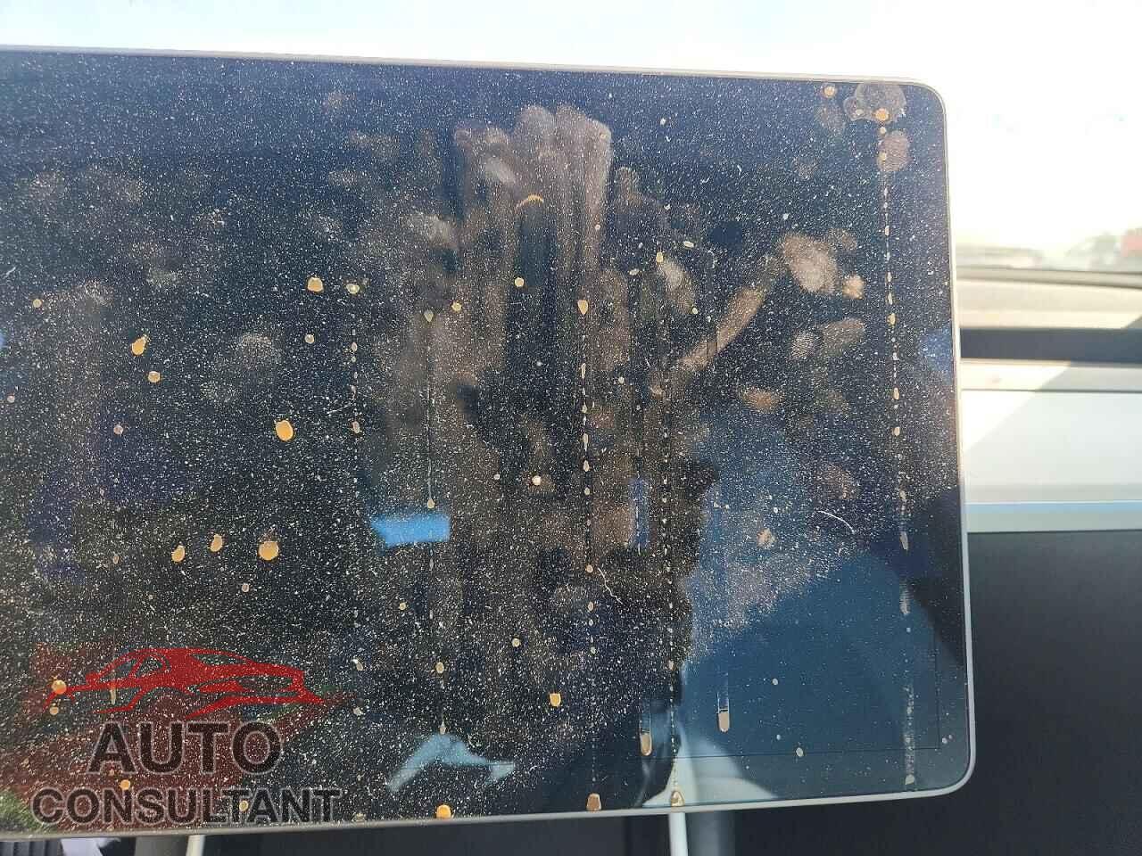 TESLA MODEL 3 2018 - 5YJ3E1EB0JF074875