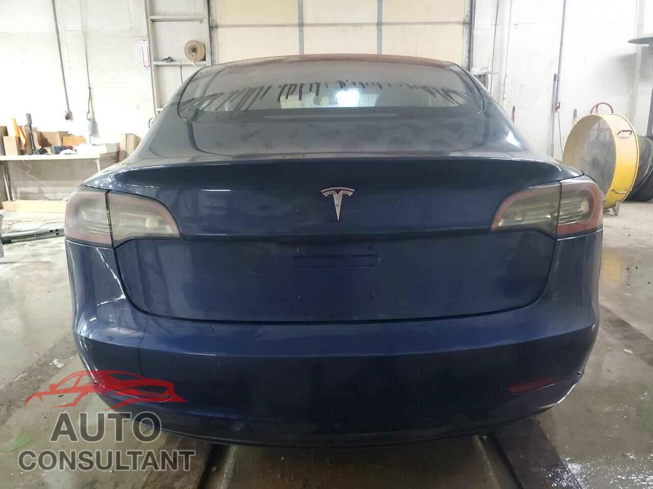 TESLA MODEL 3 2018 - 5YJ3E1EAXJF013699