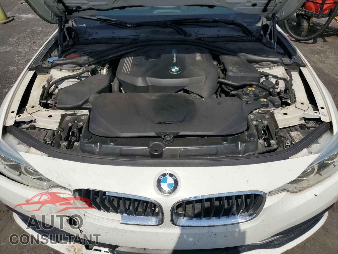 BMW 3 SERIES 2018 - WBA8B9C58JEE80964