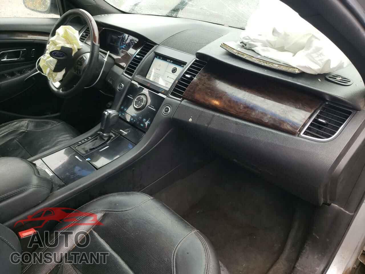 FORD TAURUS 2017 - 1FAHP2F80HG104830