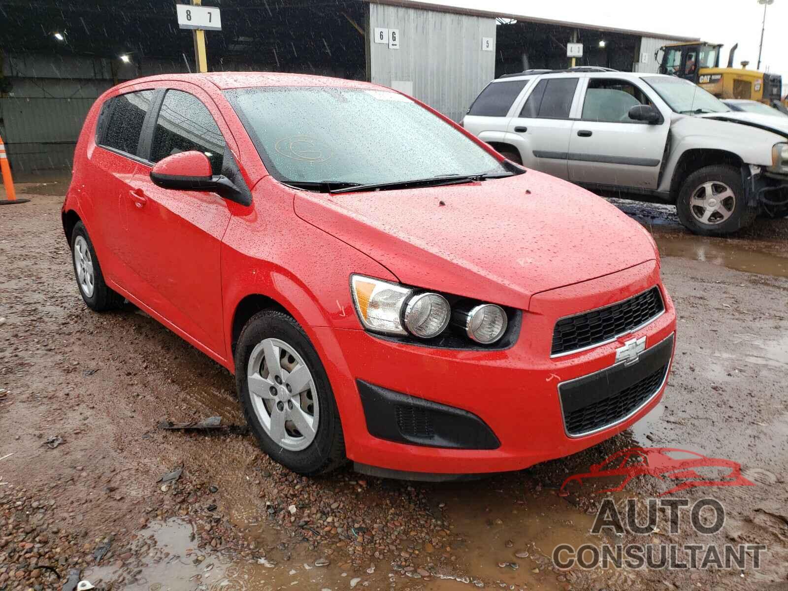 CHEVROLET SONIC 2016 - 1G1JA6SH5G4140872