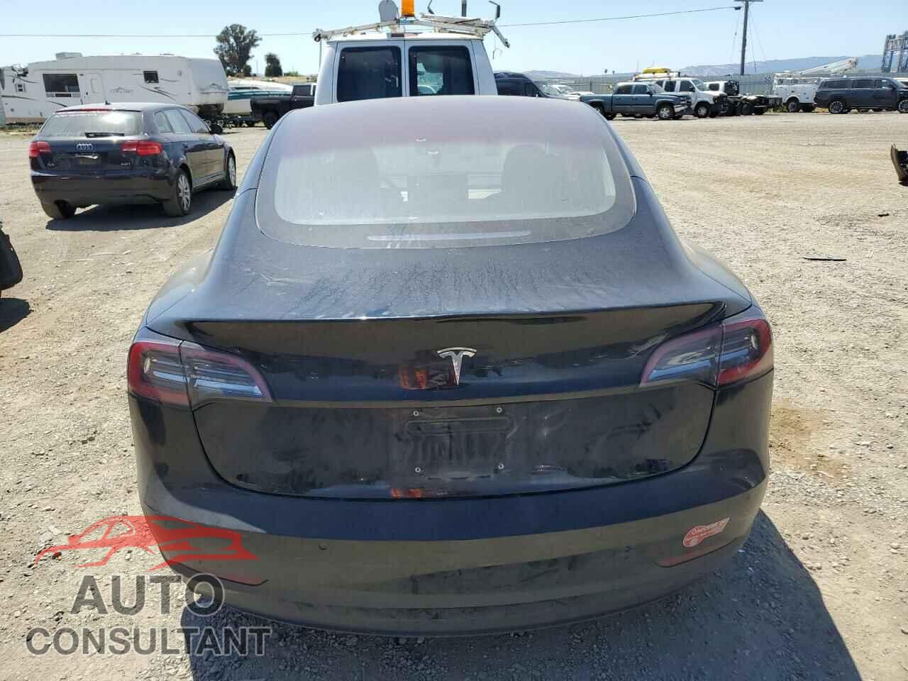 TESLA MODEL 3 2018 - 5YJ3E1EA6JF019905