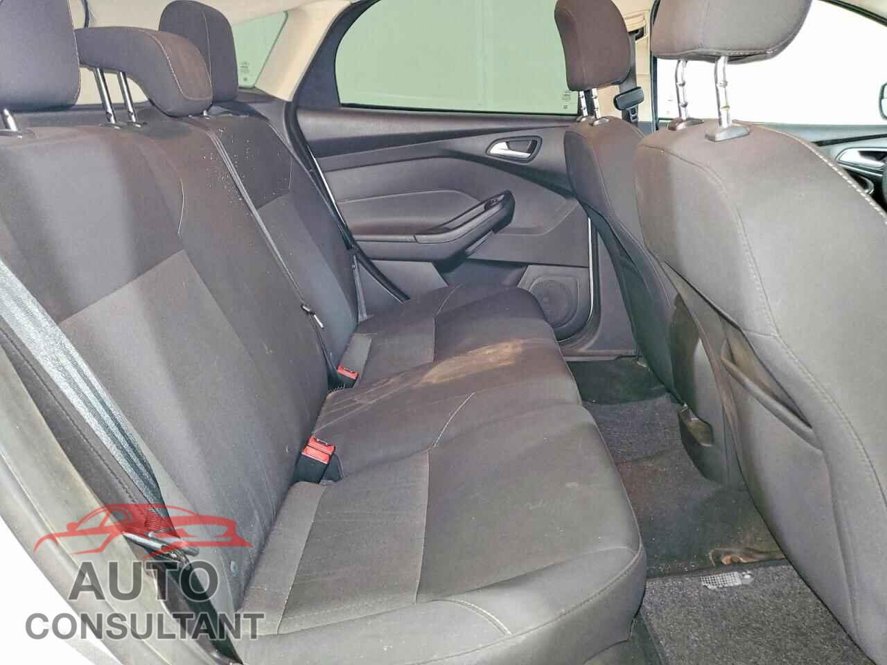 FORD FOCUS 2016 - 1FADP3K20GL277260