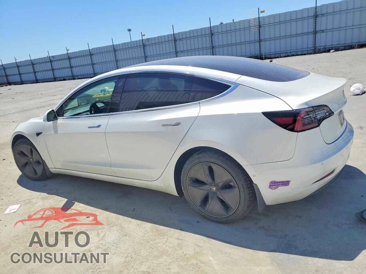 TESLA MODEL 3 2018 - 5YJ3E1EB0JF100214