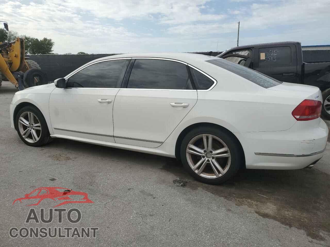 VOLKSWAGEN PASSAT 2013 - 1VWCM7A32DC032193