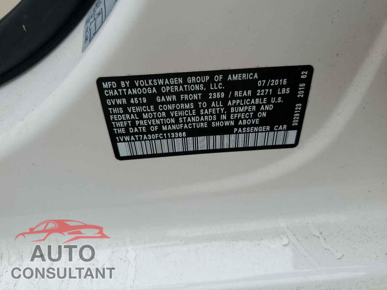 VOLKSWAGEN PASSAT 2015 - 1VWAT7A30FC113366