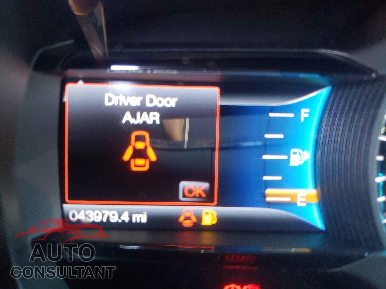 FORD TAURUS 2017 - 1FAHP2F84HG113126