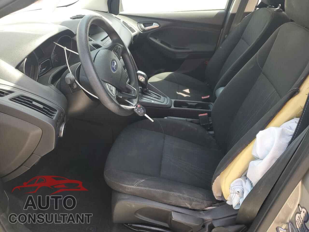 FORD FOCUS 2016 - 1FADP3F28GL318843