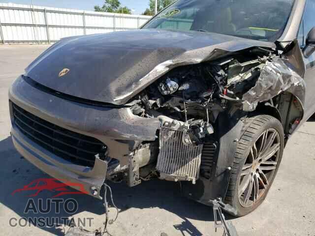 PORSCHE CAYENNE 2016 - WP1AB2A29GLA94543