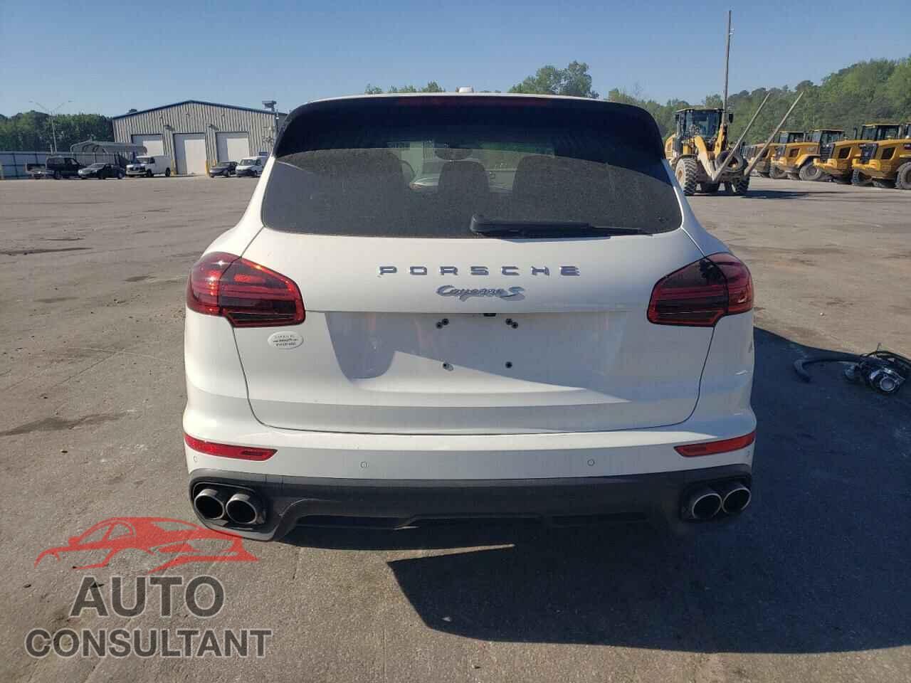 PORSCHE CAYENNE 2016 - WP1AB2A29GLA94283