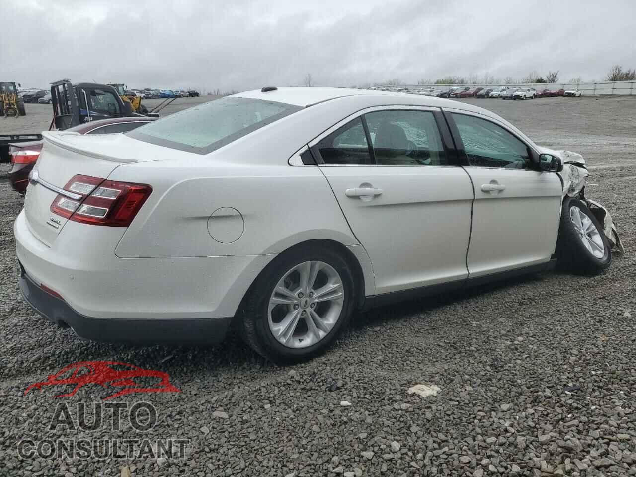 FORD TAURUS 2015 - 1FAHP2E87FG188031