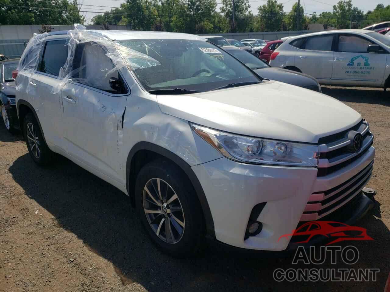 TOYOTA HIGHLANDER 2018 - 5TDJZRFH0JS884161