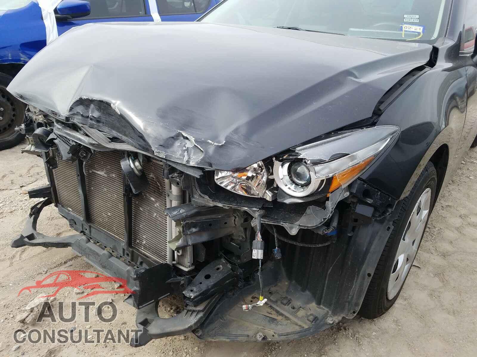 MAZDA 3 2017 - 3MZBN1U75HM143216