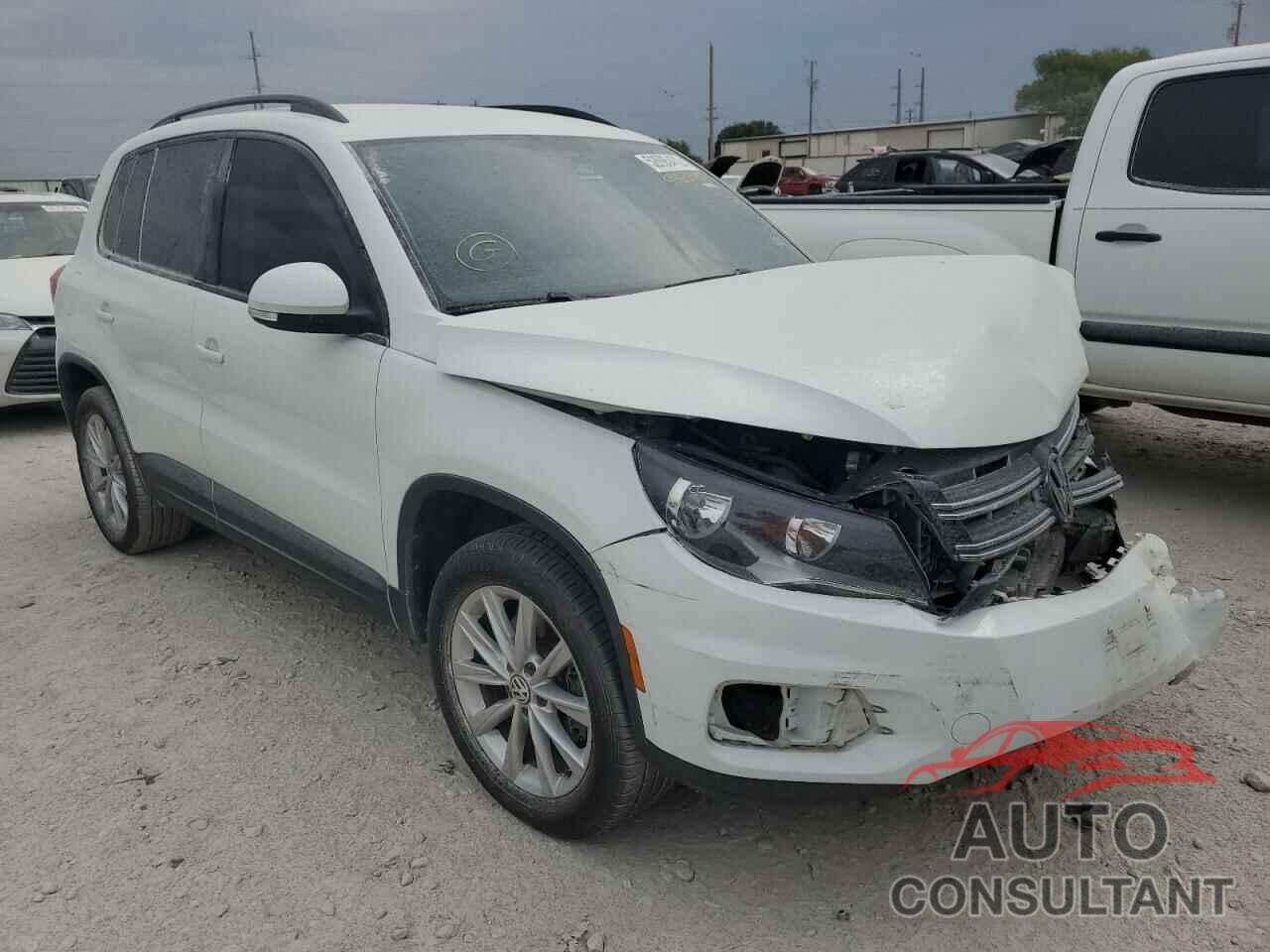 VOLKSWAGEN TIGUAN 2017 - WVGAV7AX1HK043297