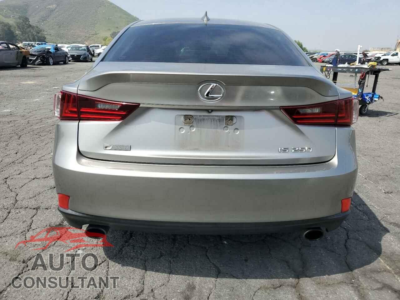 LEXUS IS 2015 - JTHBF1D25F5053036