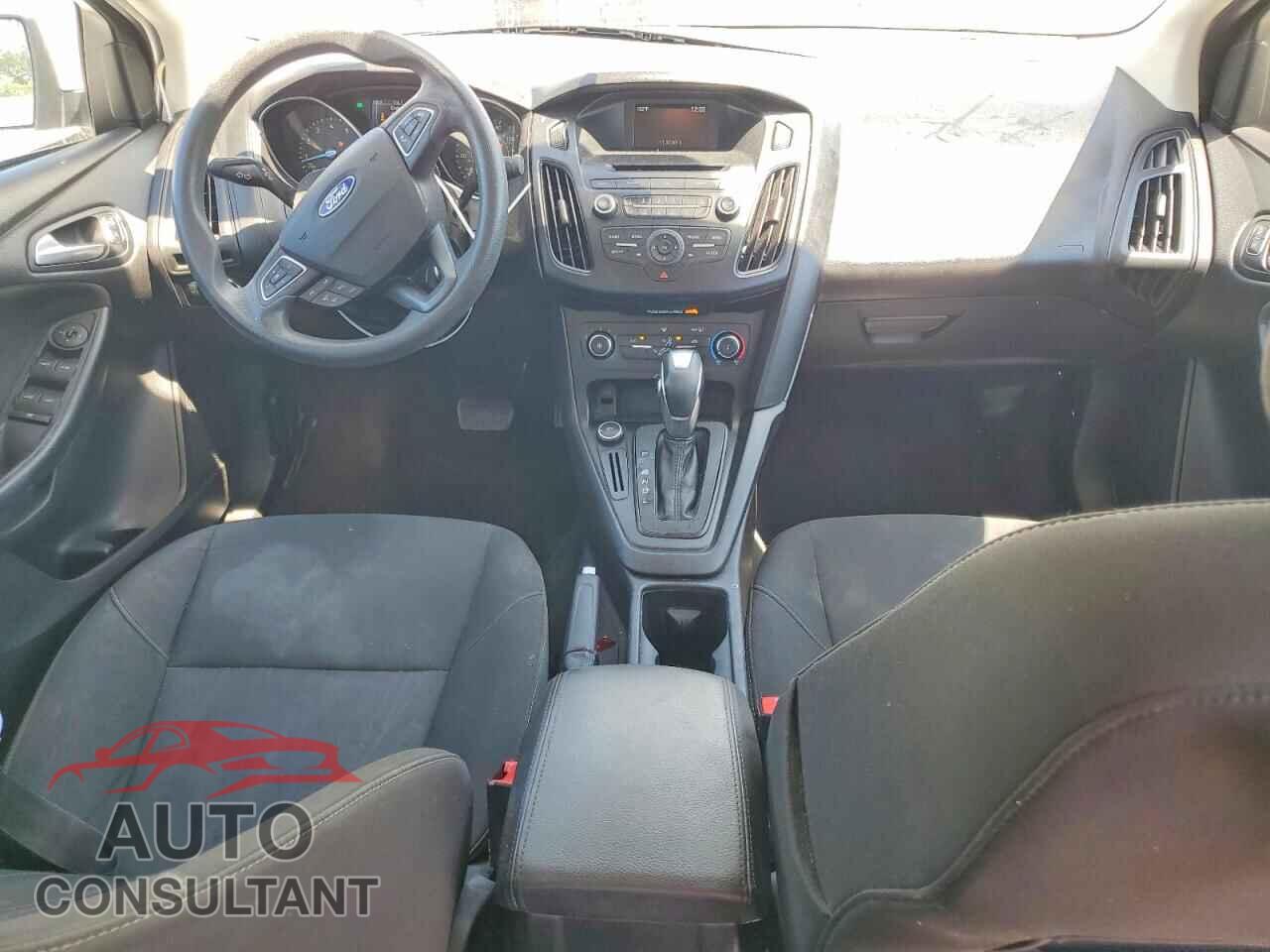FORD FOCUS 2015 - 1FADP3F23FL205512